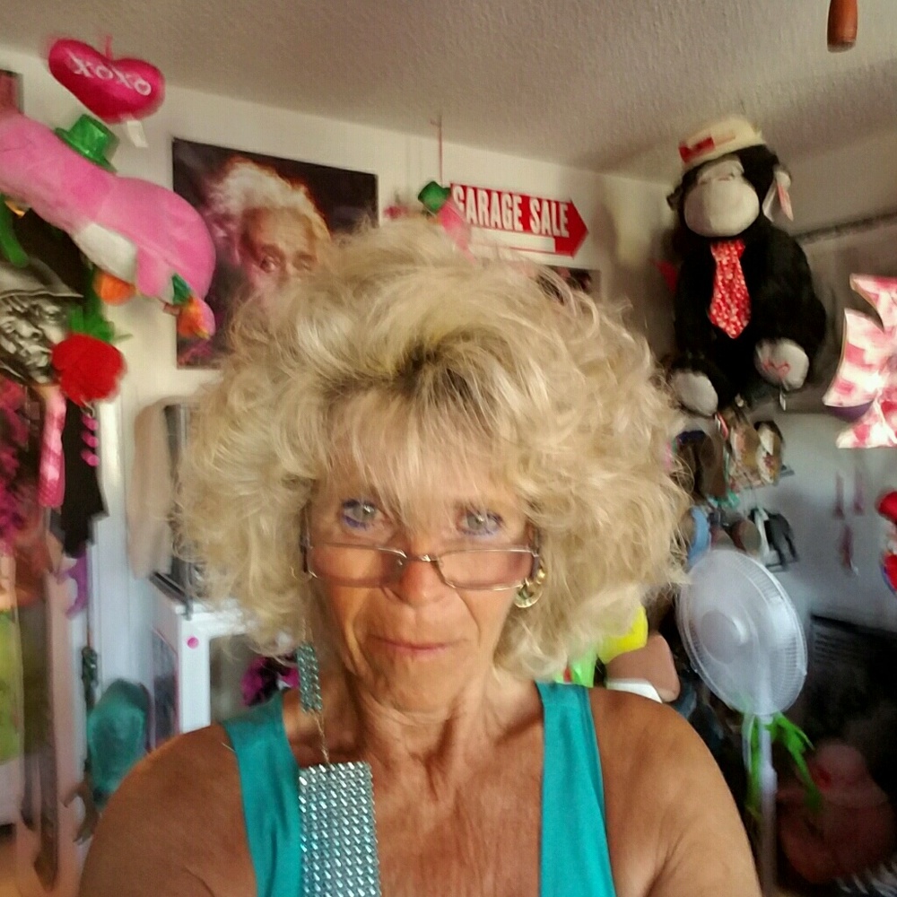 Meet your Posher, Michele